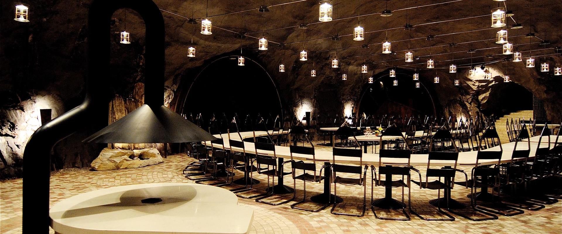 Melodie di Vini nella Cantina nella Roccia